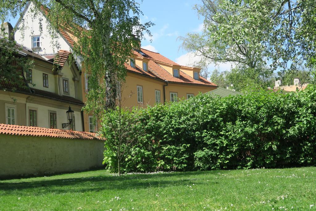 Garden Residence Prague Castle Exterior photo